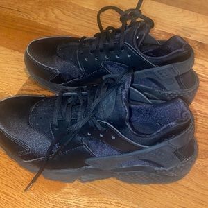Woman’s Nike huarache
